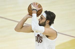 赛季首秀9中7！斯特鲁斯：超级感恩能来到骑士 我们球迷是最棒的
