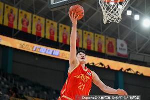 低迷！胡金秋20分钟6中2拿5分7板有4失误 正负值-24