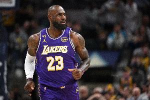 KG：别看老詹现在做老三 他一键切换季后赛模式后仍能统治比赛