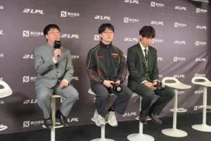 Tabe：最近训练赛比较困难 我们尝试改变选手一些打了很久的习惯