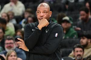 Stein：NBA教练圈普遍认为本赛季是里弗斯执教雄鹿的最后一季