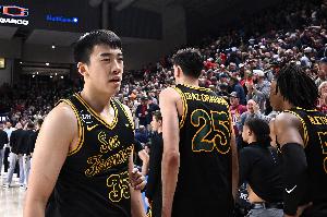 媒体人：王俊杰今夏任务繁重 要找适合的学校 还要接受国家队征召